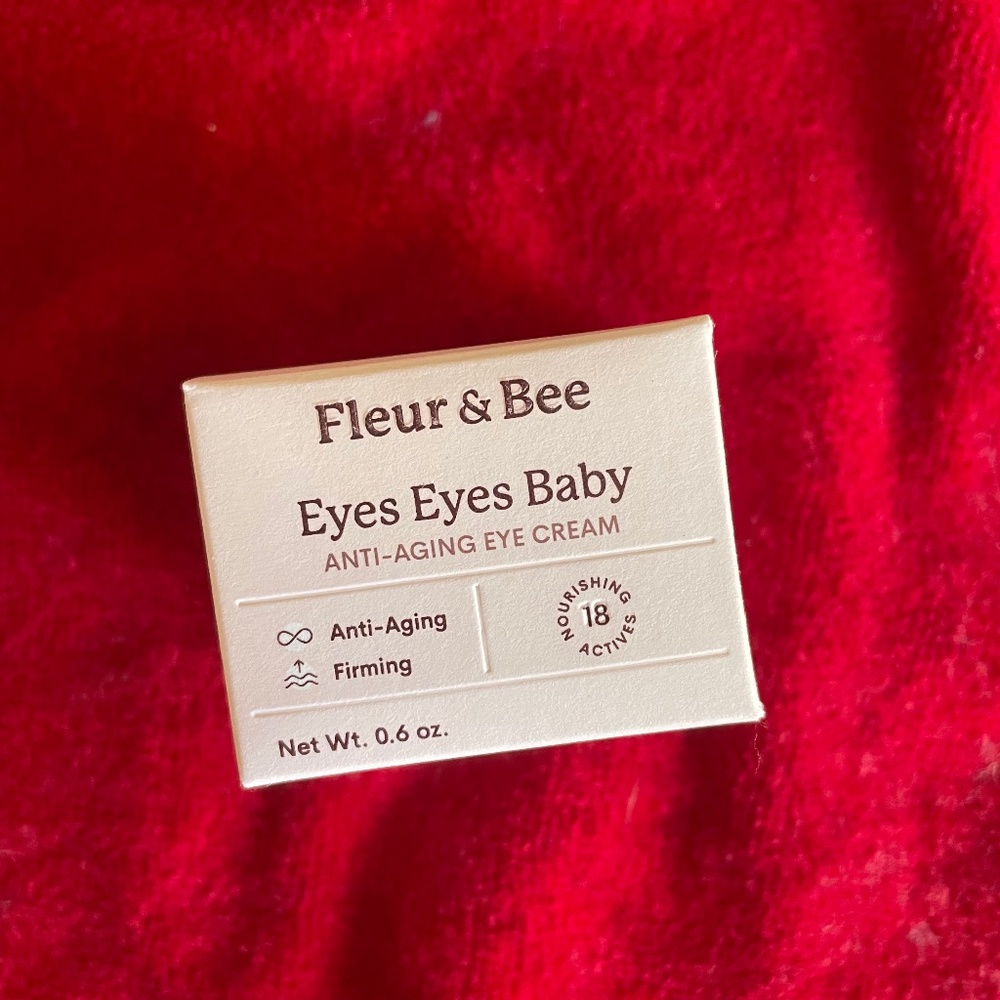 Fleur and Bee Eyes Eyes Baby